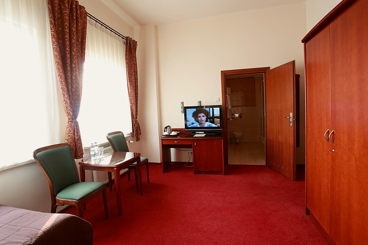 Hotel Sonex Częstochowa Kültér fotó